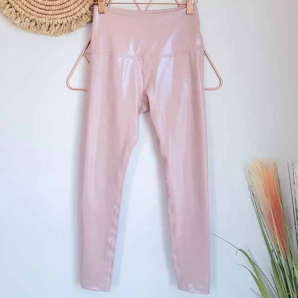 Beyond Yoga, Pink Pearlized High Waisted 7/8 Legging Brazen Blush Size Small - Picture 2 of 11